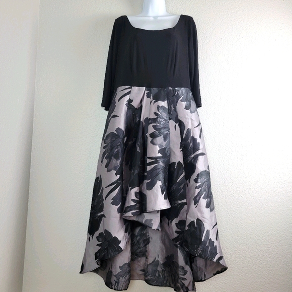 R&M Richards Dresses & Skirts - R&M Richards Black and Gray Evening Dress in 14